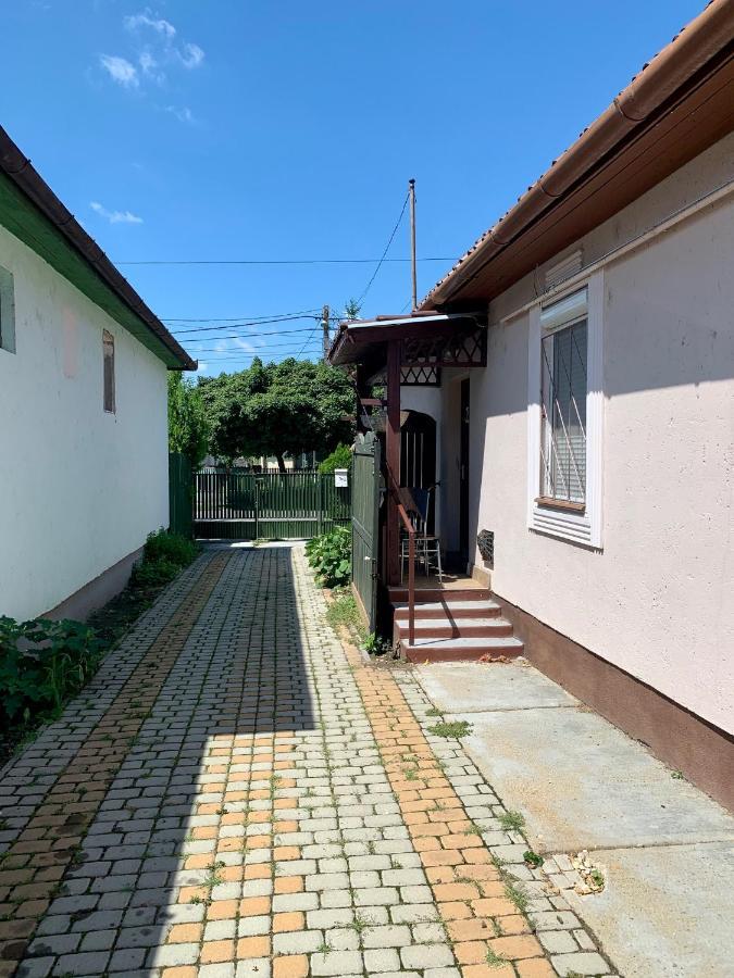 Amira Apartman Appartamento Hajdúszoboszló Esterno foto
